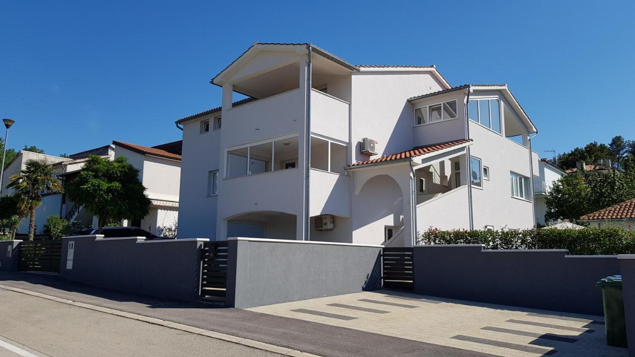 Apartmani Melanie โปเรช ภายนอก รูปภาพ