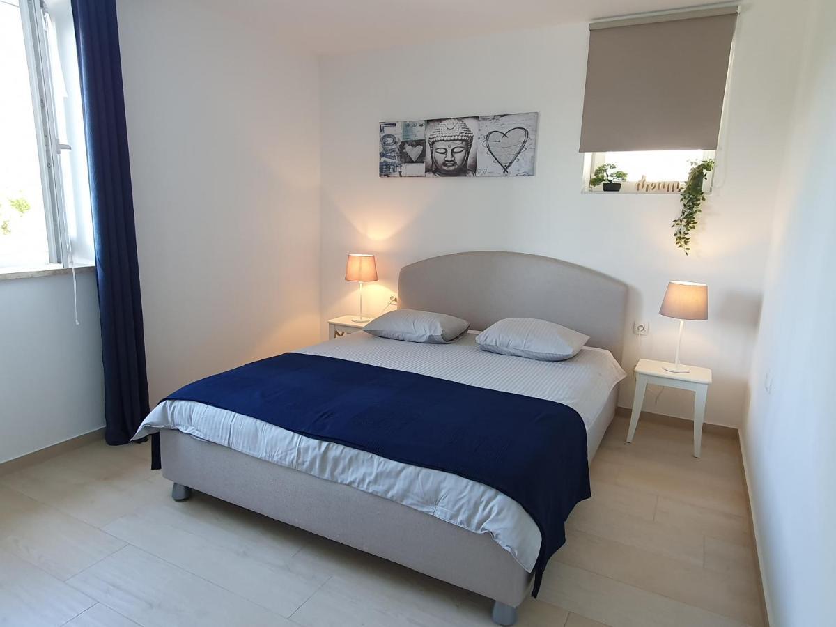 Apartmani Melanie โปเรช ภายนอก รูปภาพ