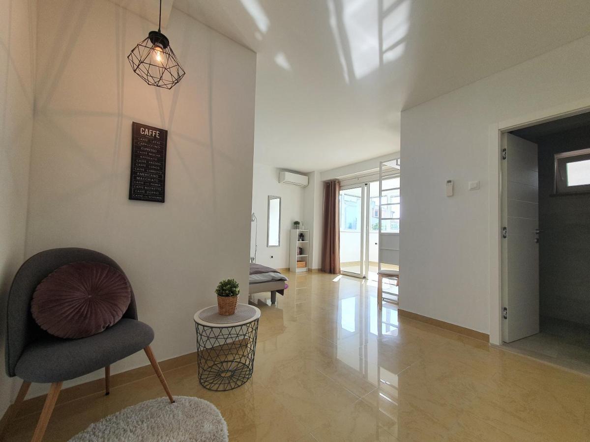Apartmani Melanie โปเรช ภายนอก รูปภาพ