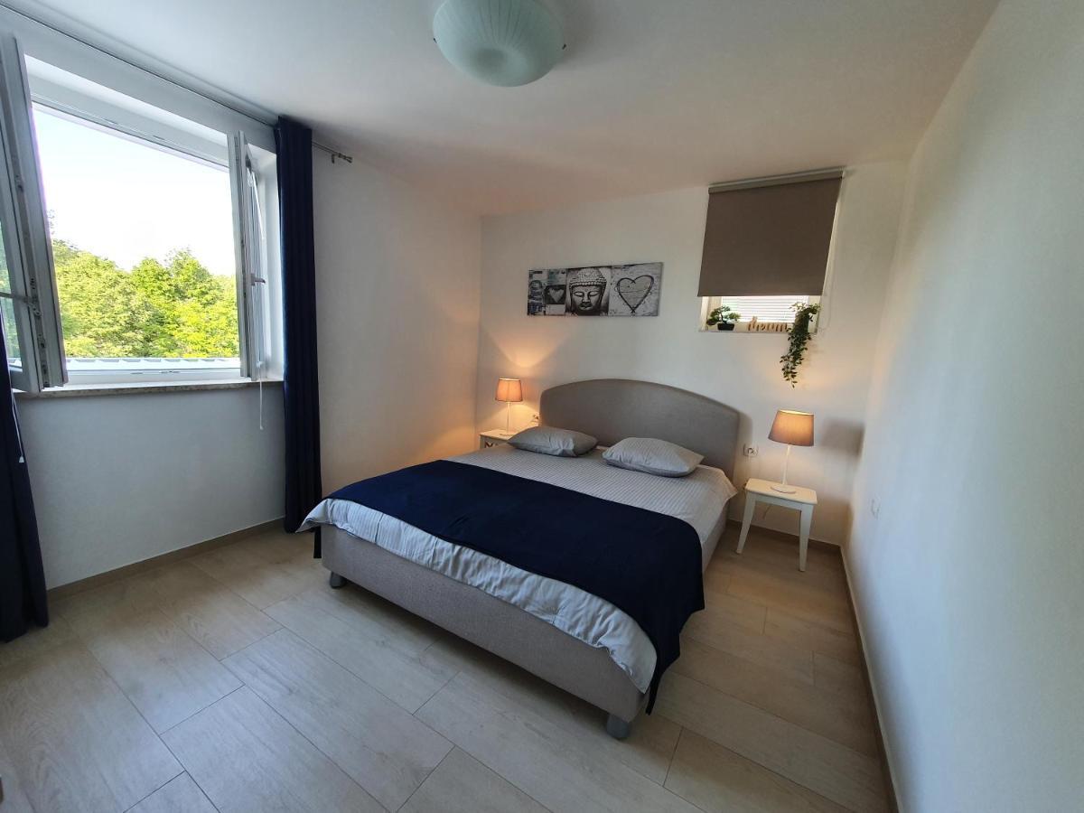 Apartmani Melanie โปเรช ภายนอก รูปภาพ