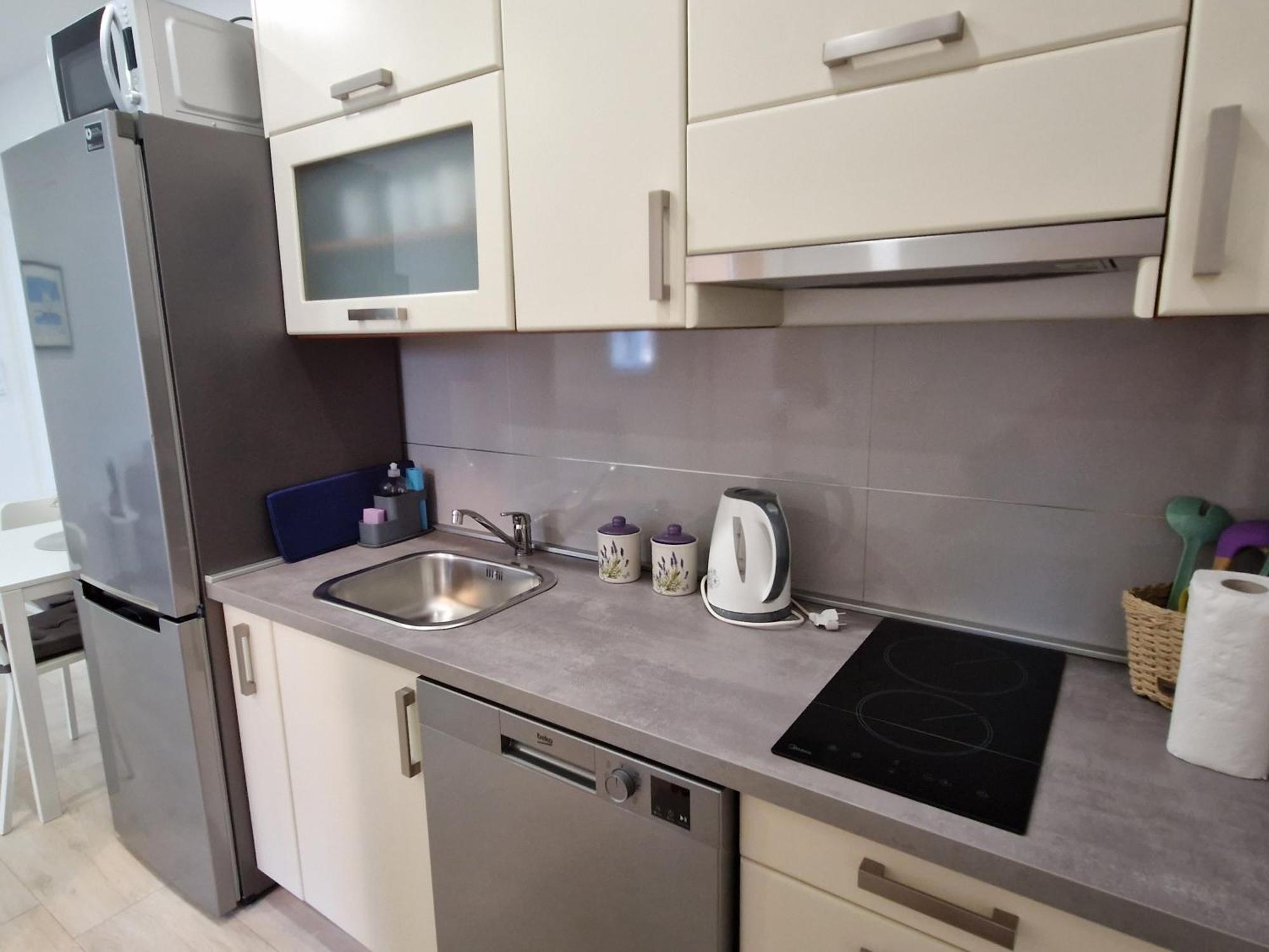 Apartmani Melanie โปเรช ภายนอก รูปภาพ