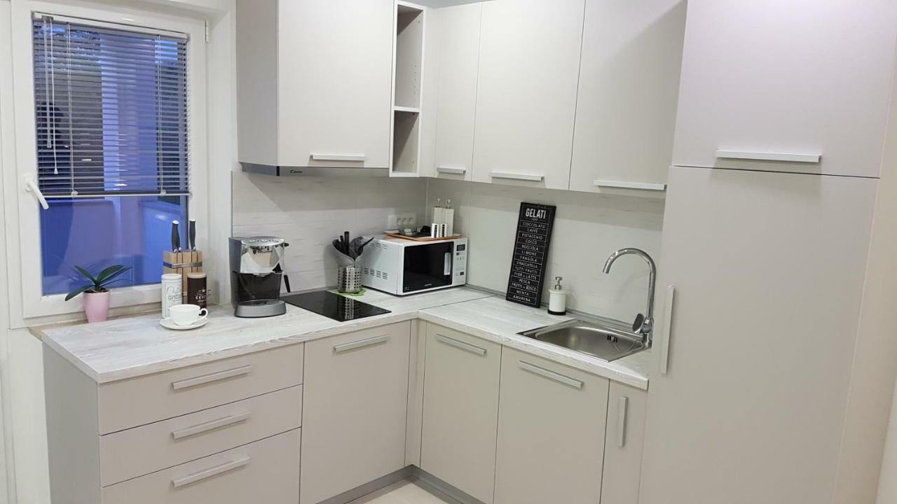Apartmani Melanie โปเรช ภายนอก รูปภาพ
